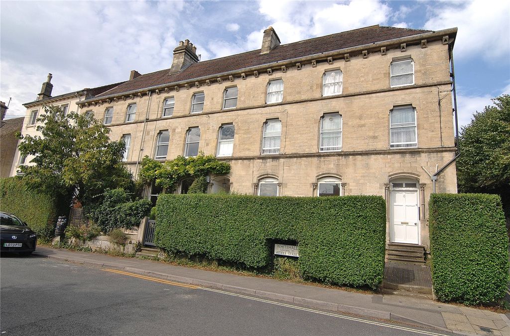 Property photo 1 of 20 Picture No. 05