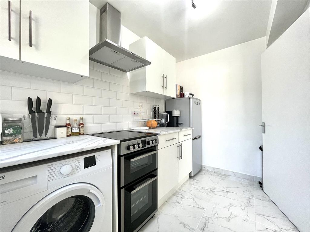 Property photo 3 of 7 5DC50Aa9-07D4-4388-8129-5E13A4795387.Jpeg