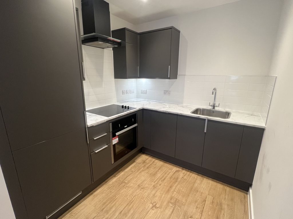 Property photo 1 of 4 46 Lh Kitchen
