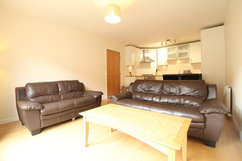 Property photo 3 of 11 Lounge/Kitchen