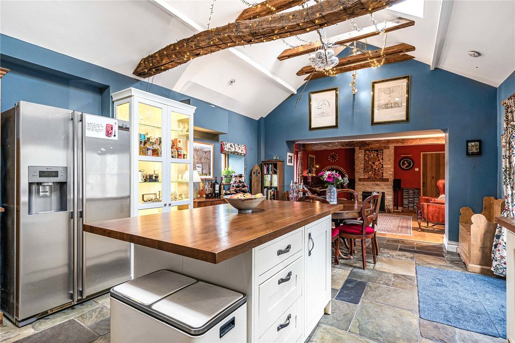 Property photo 3 of 35 Picture No. 23