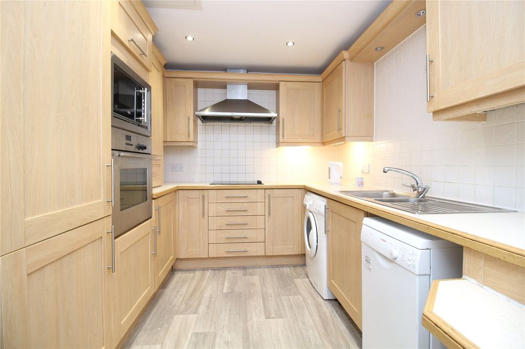 Property photo 2 of 11 Picture No. 10