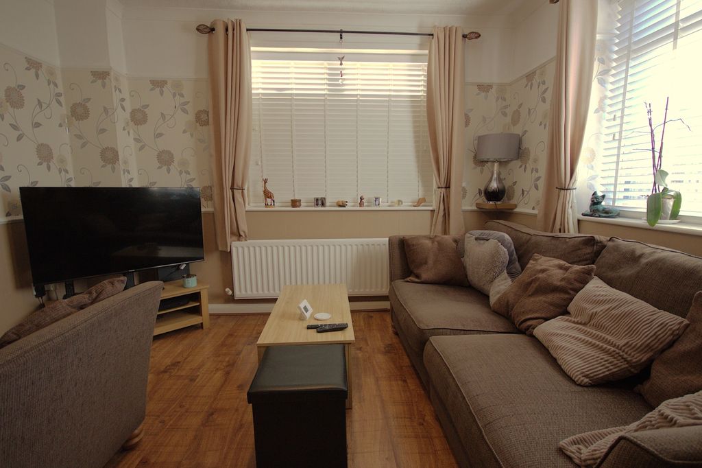 Property photo 2 of 12 12