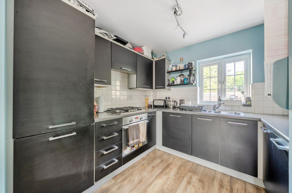 Property photo 2 of 17 1341884-12-68A837...