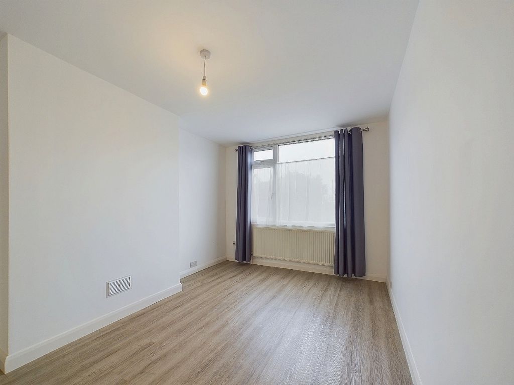 Property photo 3 of 17 2886566