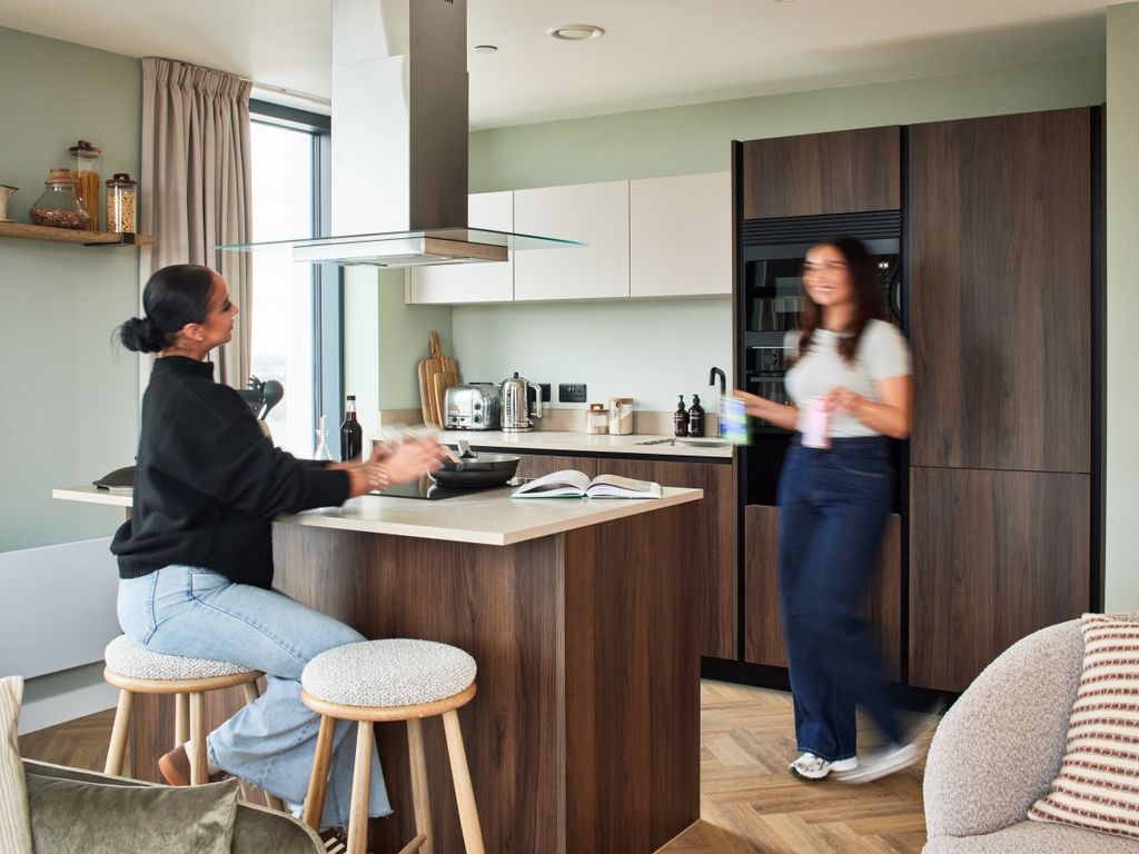 Property photo 3 of 20 2-Bed Kichen Island