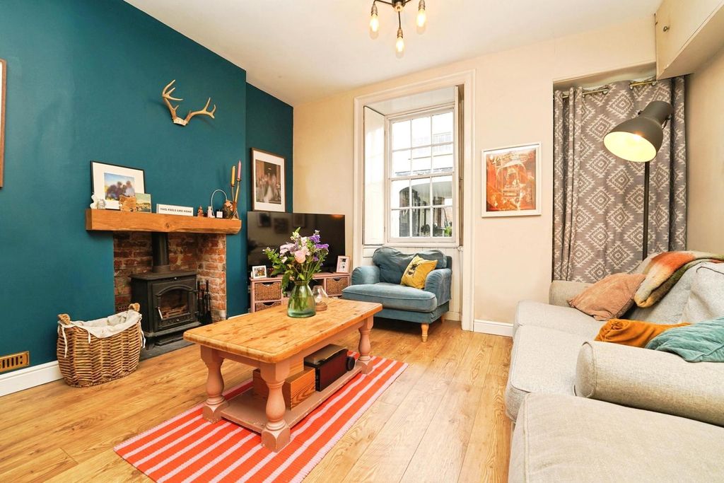 Property photo 2 of 13 Pbox-Img.Jpg