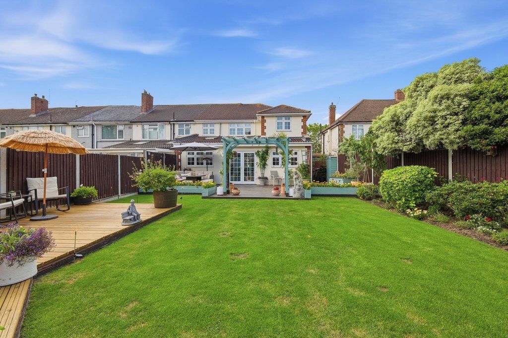 Property photo 2 of 32