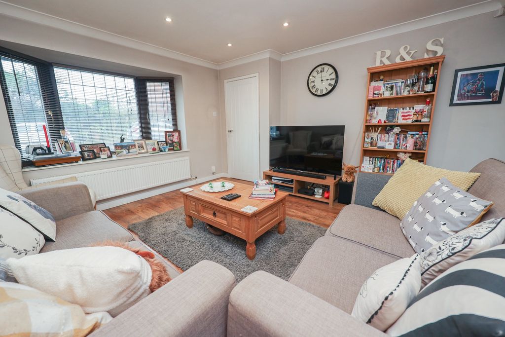 Property photo 3 of 20 4931543