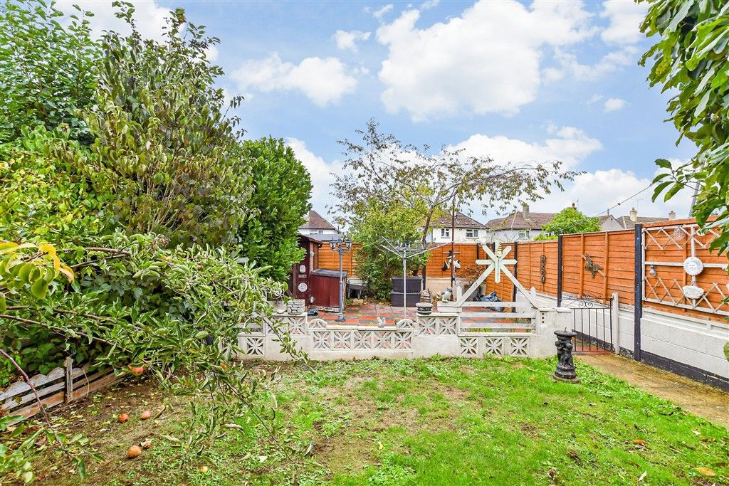 Property photo 2 of 15 Garden