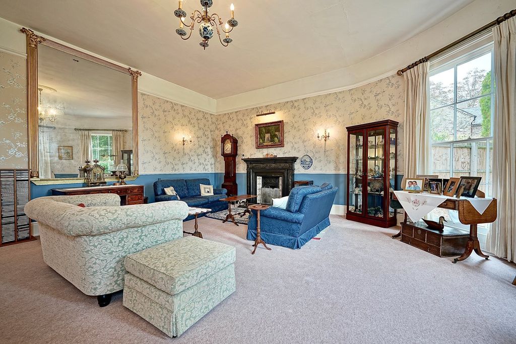 Property photo 3 of 26