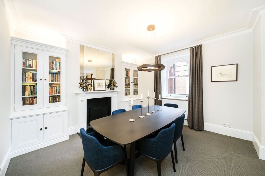 Property photo 2 of 10 Dining Room
