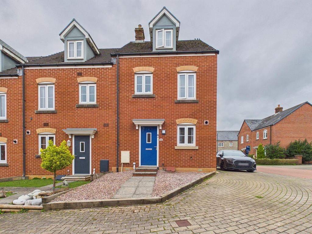 Property photo 1 of 20 Front (Exterior)