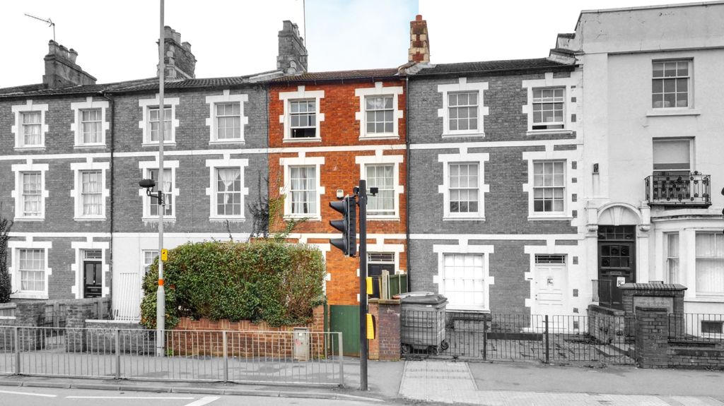 Property photo 1 of 11 1. House Front 1 - Black And White