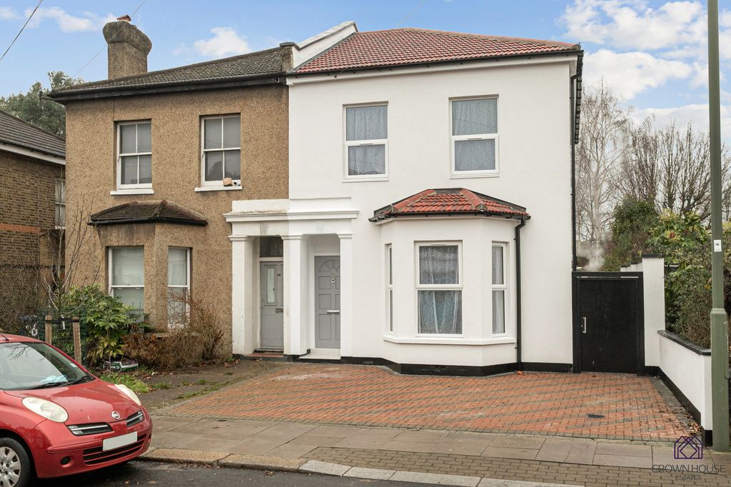 Property photo 1 of 18