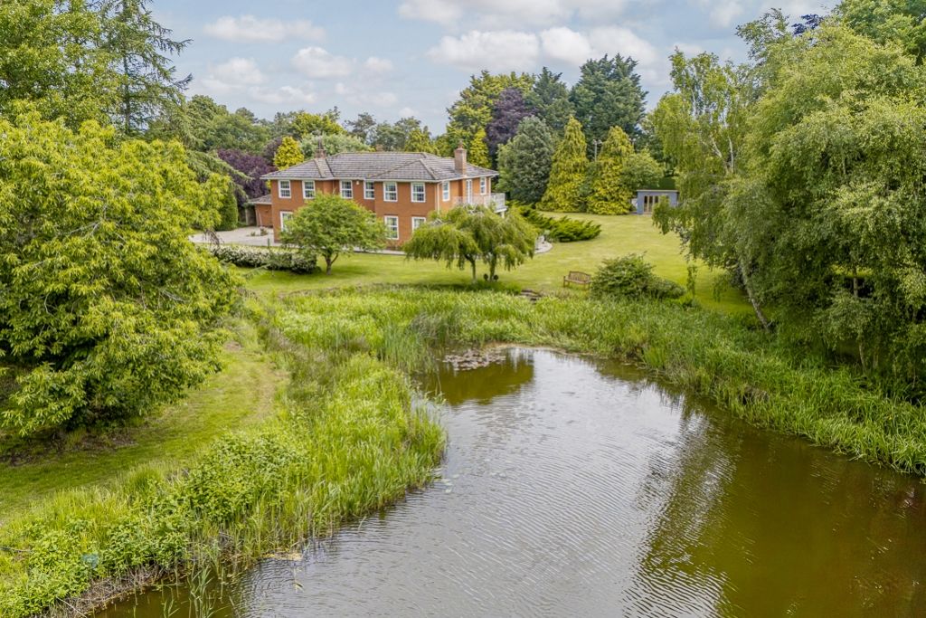 Property photo 2 of 51 Wildmore Lodge (New York)-8