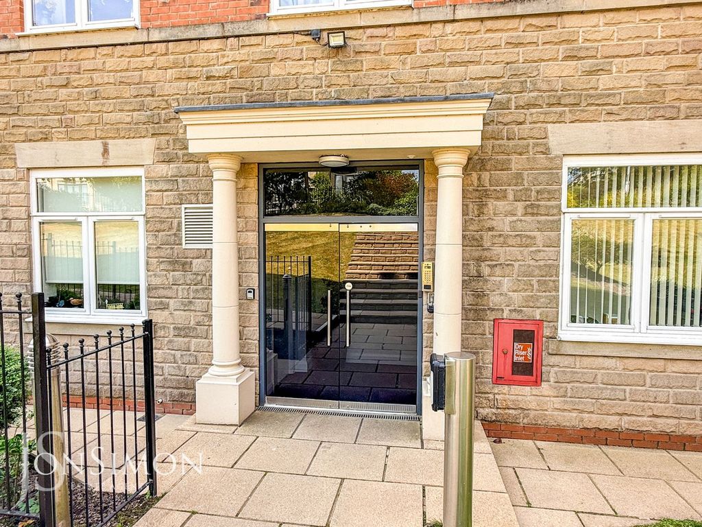 Property photo 2 of 38