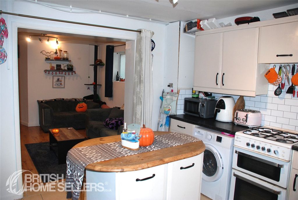 Property photo 3 of 14 Picture No. 50