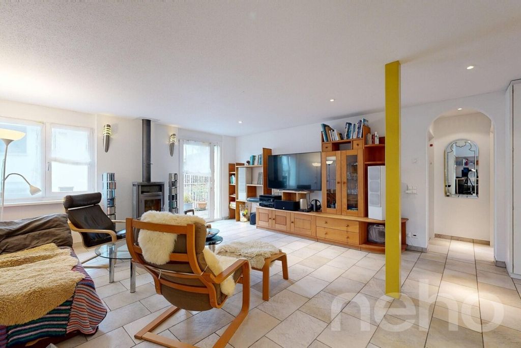 Property photo 2 of 12