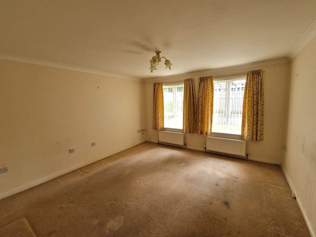 Property photo 3 of 6