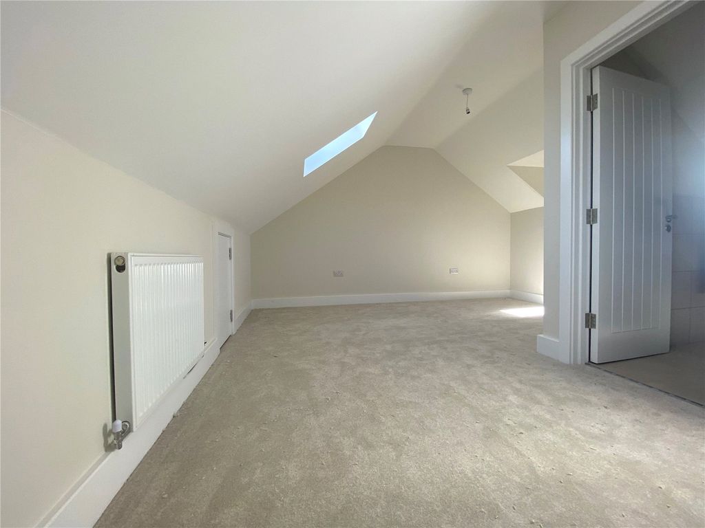 Property photo 3 of 10 Picture No. 06