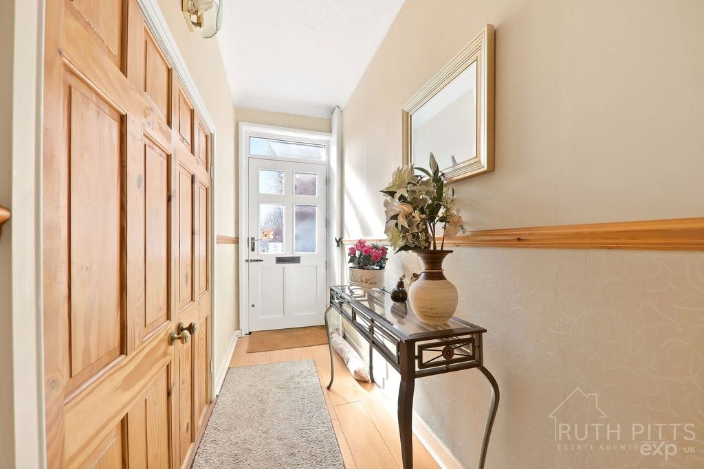 Property photo 3 of 23