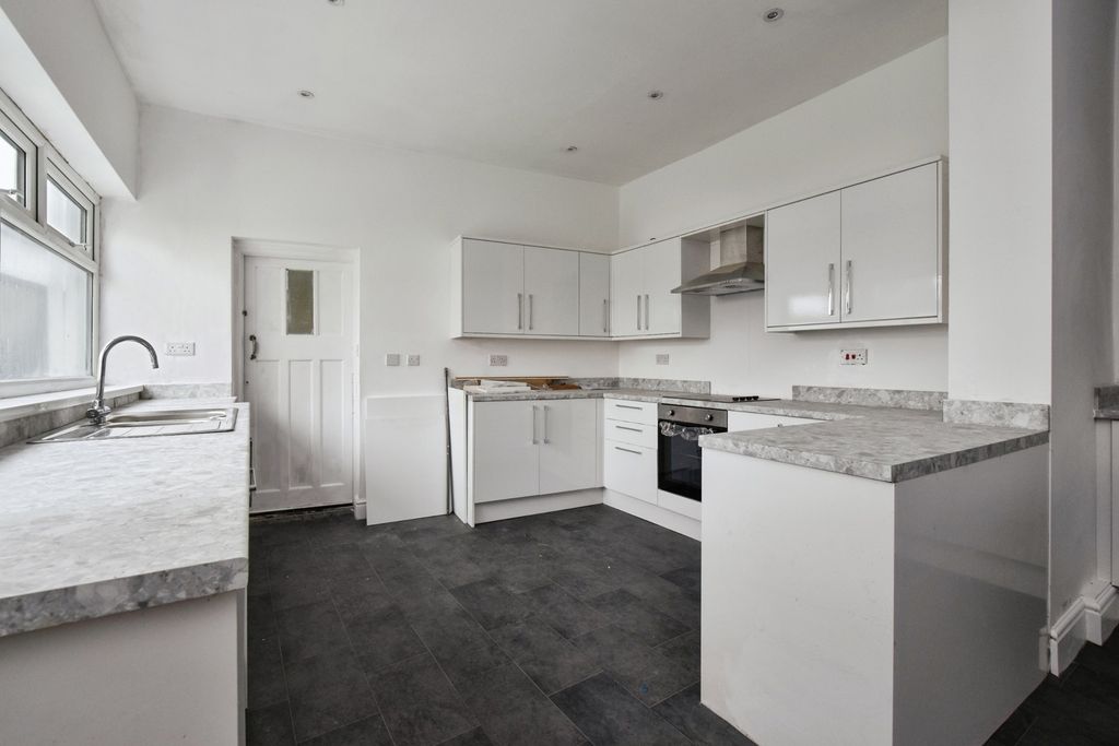 Property photo 2 of 29 Photo