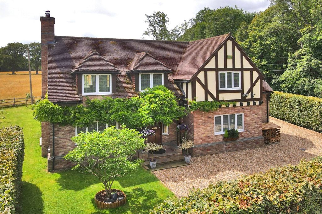 Property photo 2 of 31 Duxhrurst Farm House