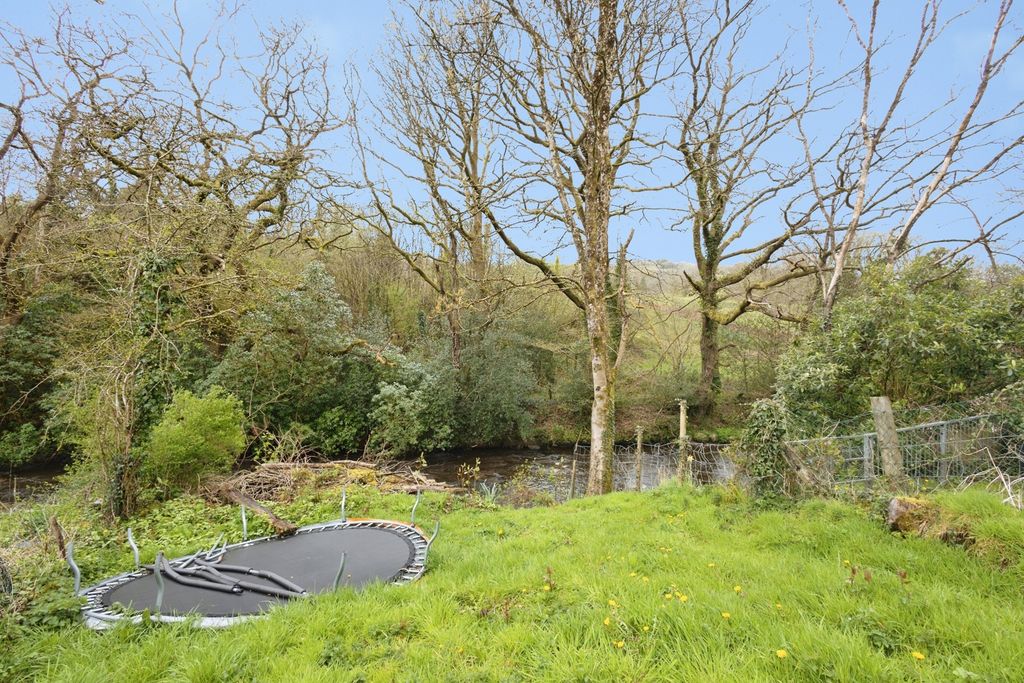 Property photo 2 of 18 Pbox-Img.Jpg
