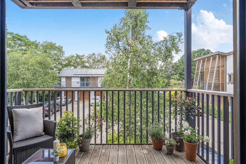 Property photo 2 of 23 Balcony