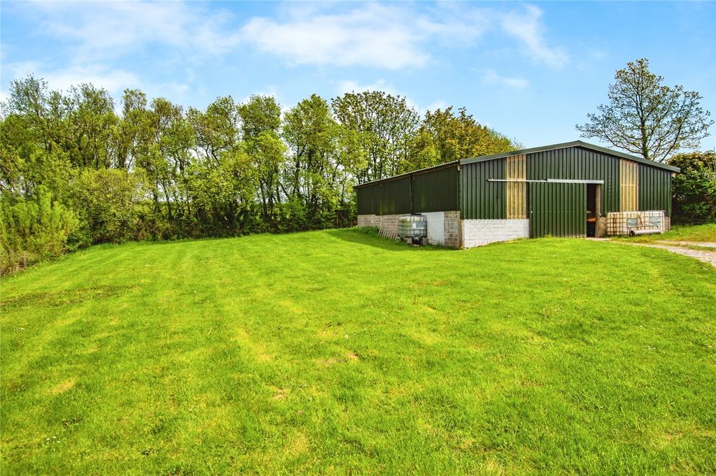 Property photo 2 of 31 Picture No. 15