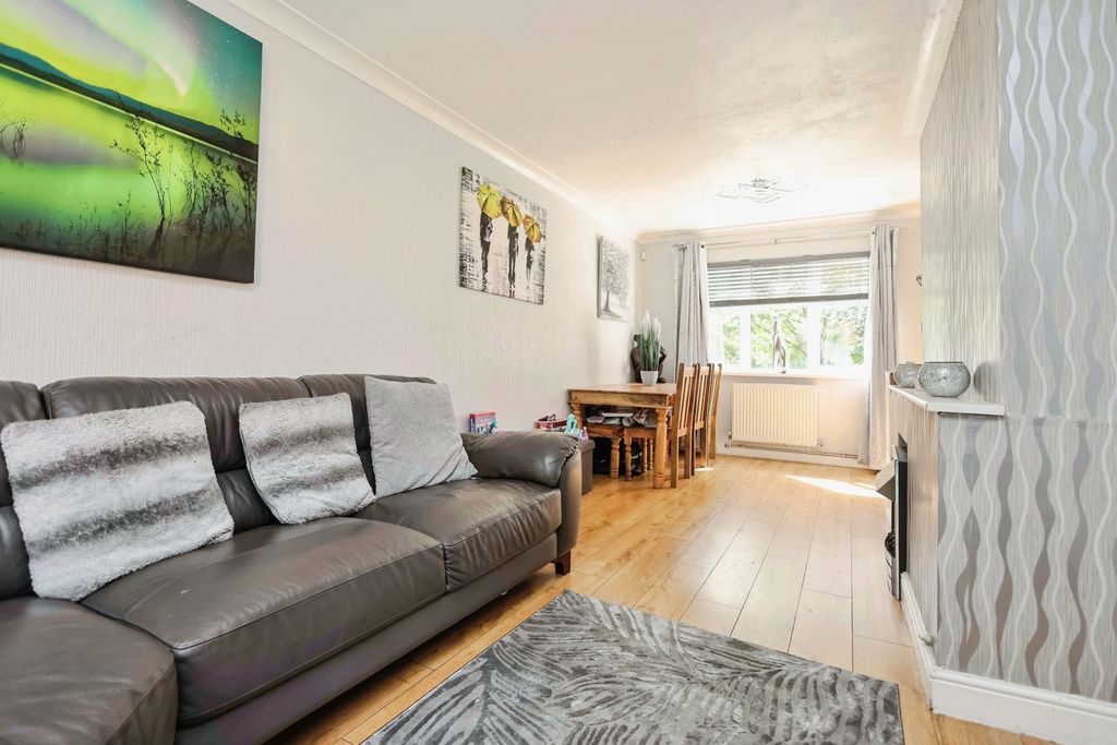 Property photo 2 of 16 Pbox-Img.Jpg