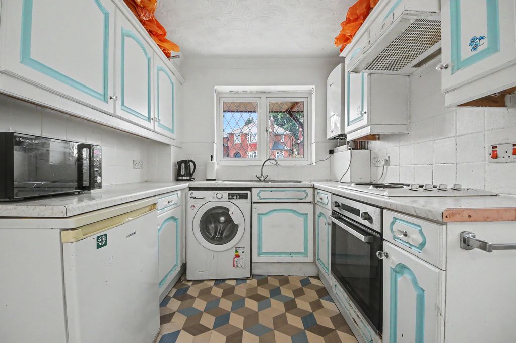 Property photo 3 of 16