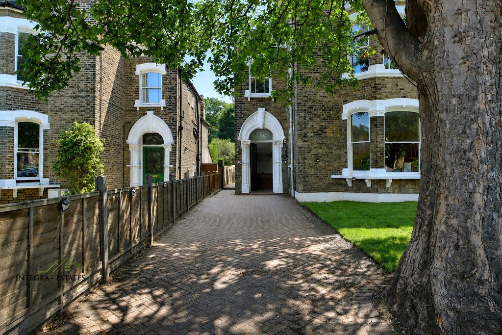 Property photo 1 of 38 Bickley-Breakspears-Road-Se4-Victorian-House-Driveway