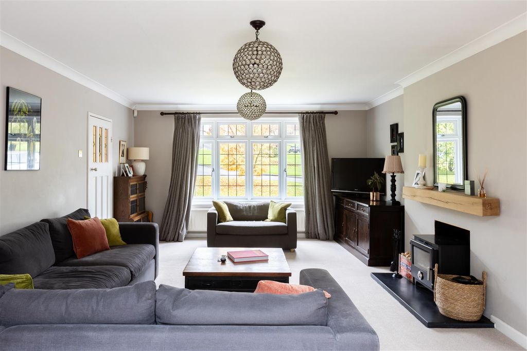 Property photo 2 of 25