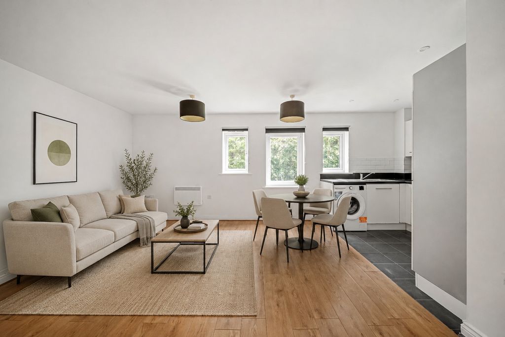 Property photo 2 of 17 4976972
