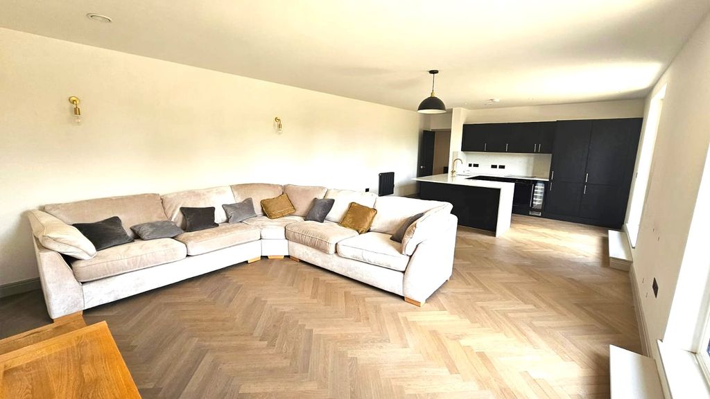 Property photo 3 of 5