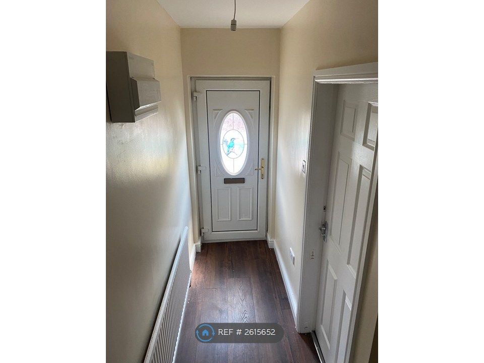 Property photo 2 of 22 Hallway