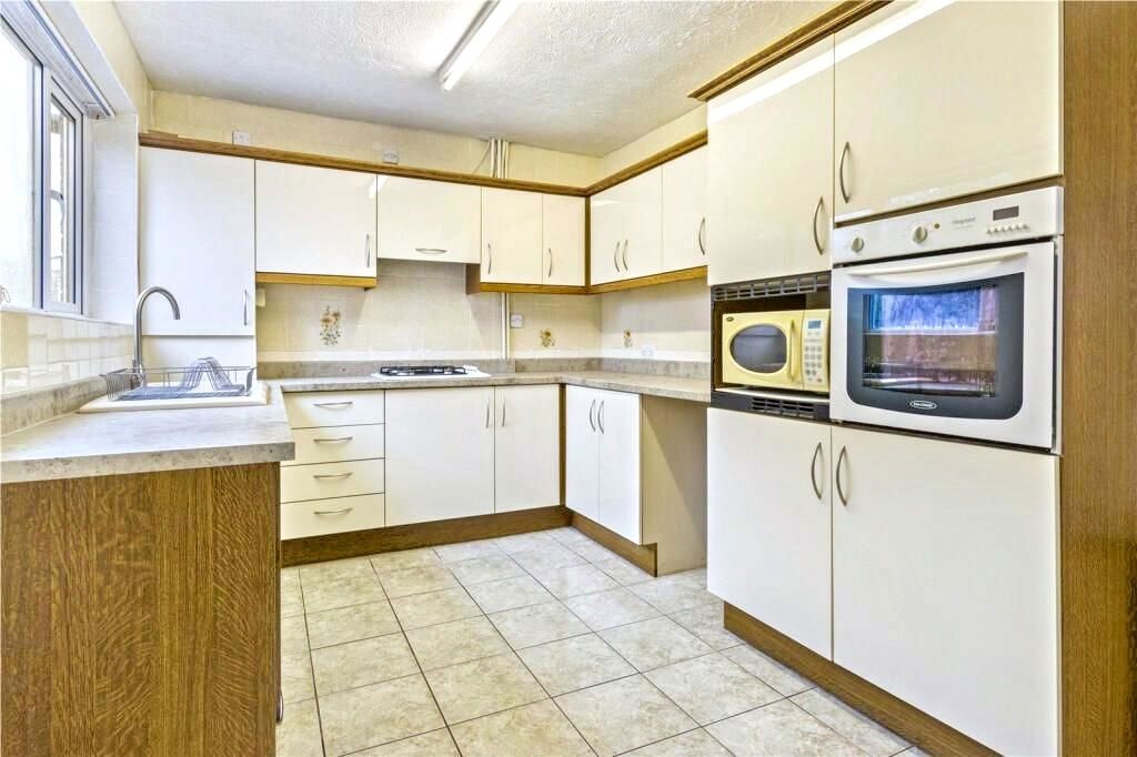 Property photo 3 of 18