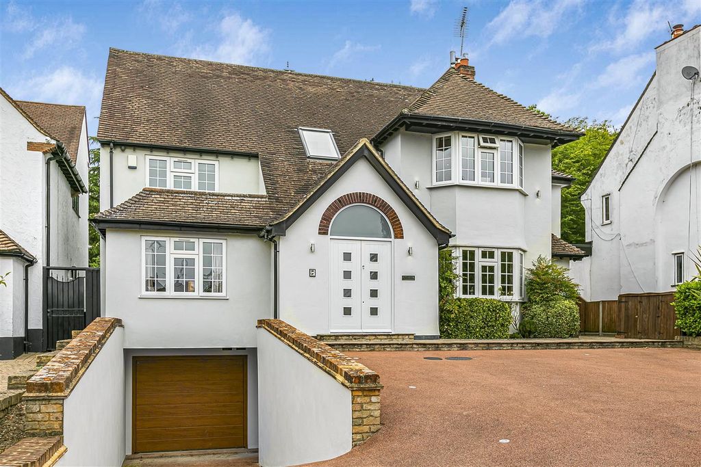Property photo 2 of 42