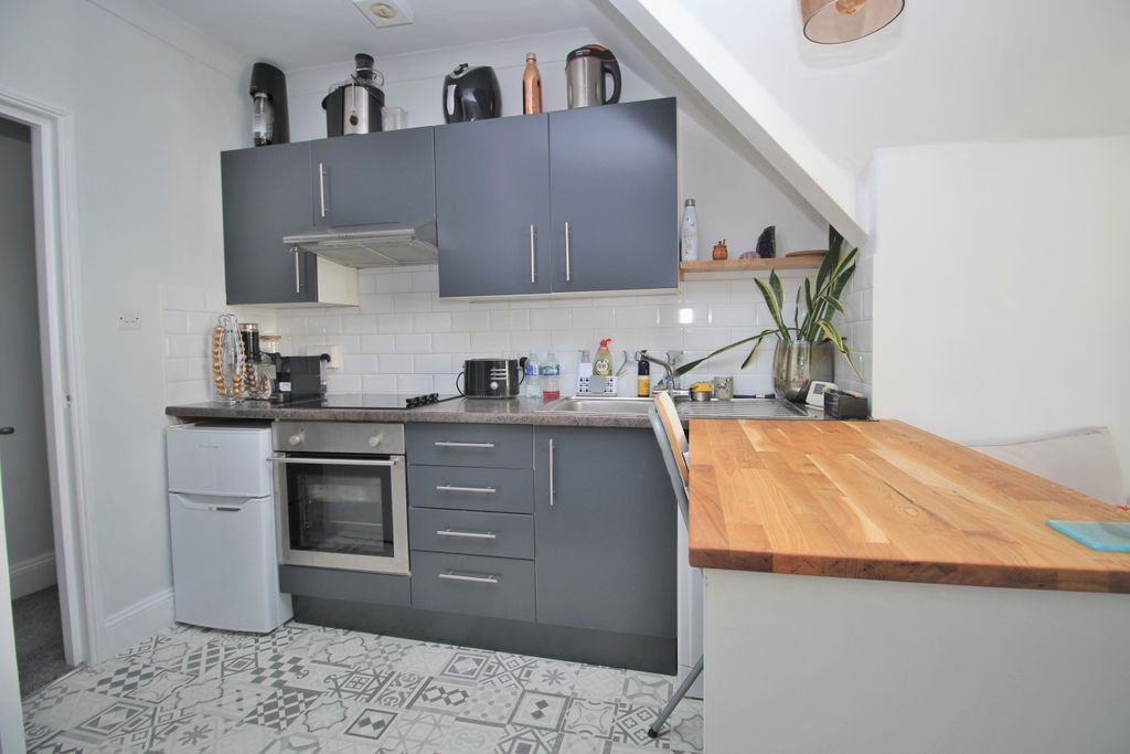 Property photo 2 of 12 15