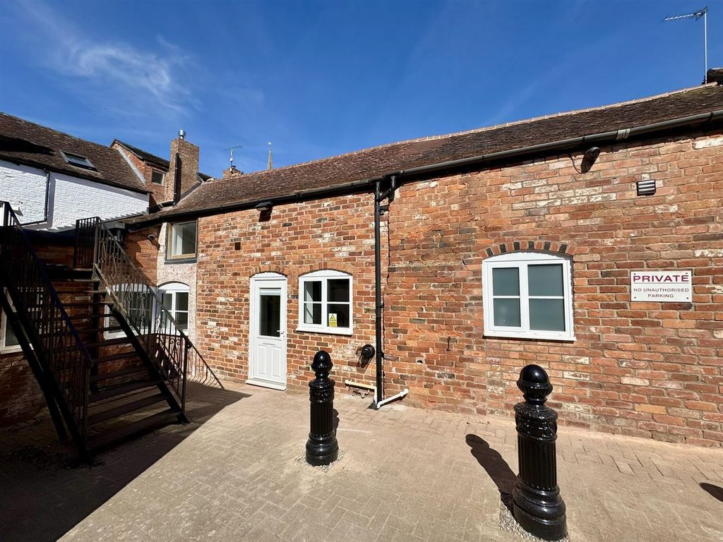 Property photo 1 of 12 Front Aspect