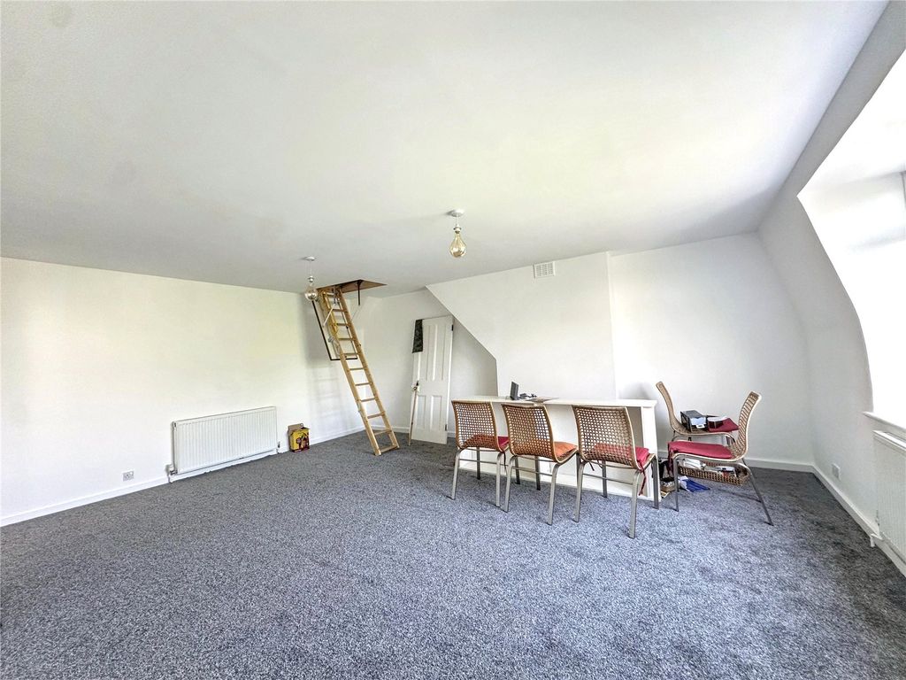 Property photo 3 of 22 Picture No. 16