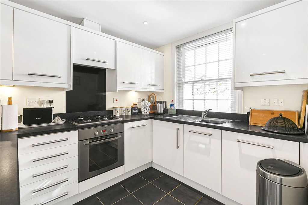 Property photo 3 of 12 Kitchen