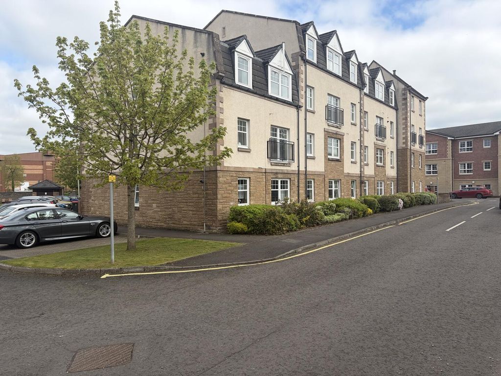 Property photo 1 of 18 Front (Exterior)