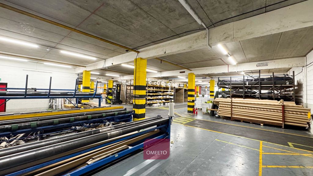 Property photo 2 of 5 Warehouse To Let