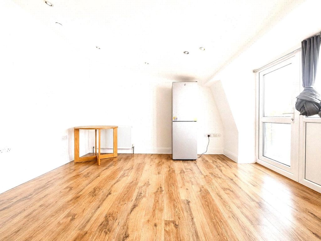 Property photo 3 of 7 Picture No. 05