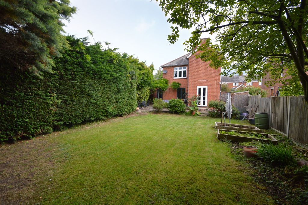 Property photo 2 of 23