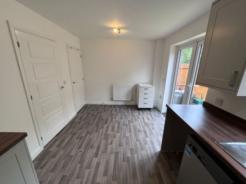 Property photo 3 of 10 Dining Room