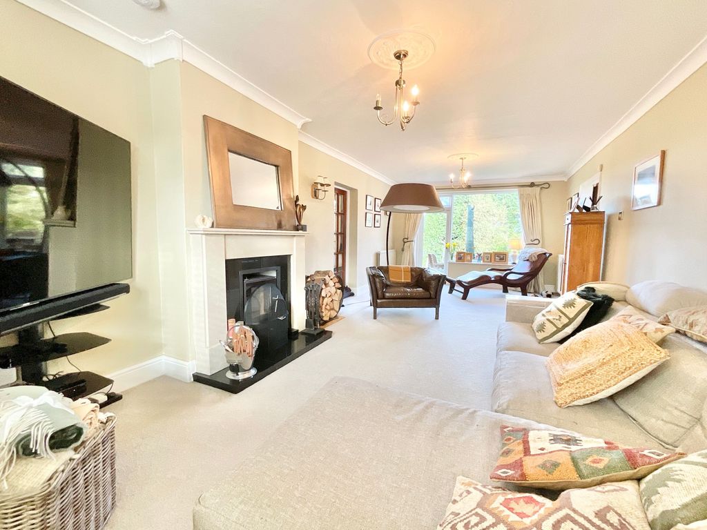 Property photo 3 of 33